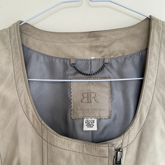 Banana Republic Petite XS cream leather jacket - Picture 7 of 8